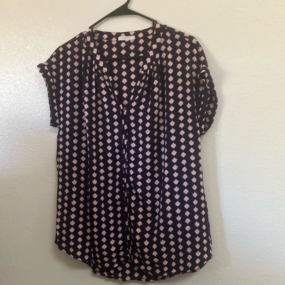 FINAL MARKDOWN Ladies pleione blouse medium